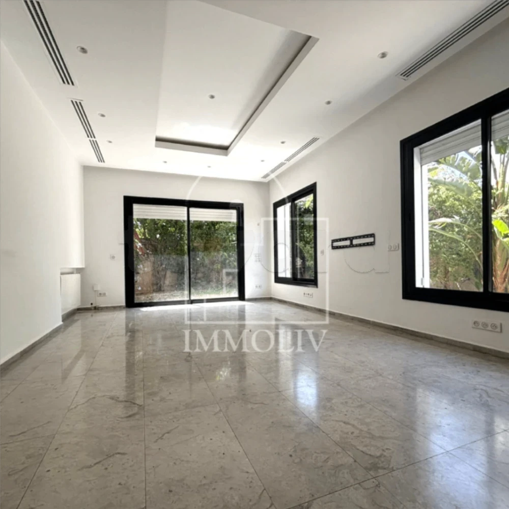 tayara - Selected image backdrop