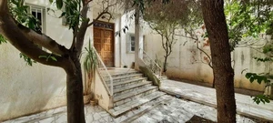 A vendre : Une villa R+1  à ksar said 2 