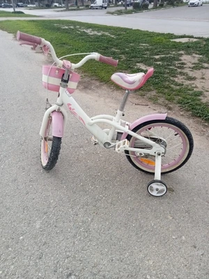 Vélo Royal Baby pour petite fille - Etat très propre