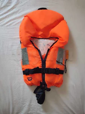 gilet de sauvetage enfant plastimo typhoon excellent état.