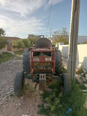 tracteur CASE 795 / Citerne vide fosse 