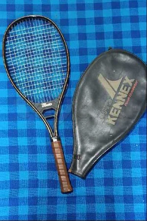kennex pro tennis racket / Prix négociable / 95610684