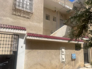 Deux étages de maison 2 appartement s+3 à vendre iben khaldoun 5 minutes de Bardo