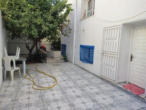 Un  appartement S+2  Meublé  à  El  Menzah 8