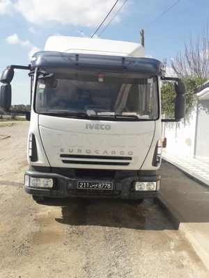 Camion IVECO           +216 98 297 800