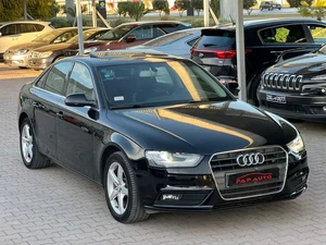 publié par Pàp Auto - Audi A4 - 🚘 À VENDRE Audi A4!!

Etat impeccable .Entretien à jour 

• Modèle :2013
• Kilométrage : 91 000 Km  
• Puissance Fiscale : 9 CV 
• Énergie : Essence 
• Boite automatique 

⚠️ PRIX : 58 000 DT !!

☎️ 27 00 44 55

Options :
-climatronic
-Bi xénon 
-détecteur de pluie 
-rétroviseurs électriques
-accoudoir central avant
-ordinateur de bord
-volant en cuir multifonctions
-radar de recul 
-toit ouvrant 
-etc

📍 Visible à PàP Auto - 80, Rue des Métaux Charguia 1
☎️ 27 00 44 55 - Voitures