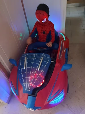voiture spiderman