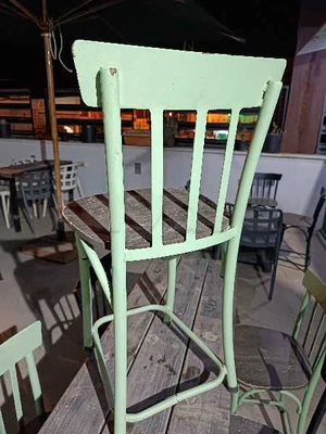 chaises pour café au restaurant
