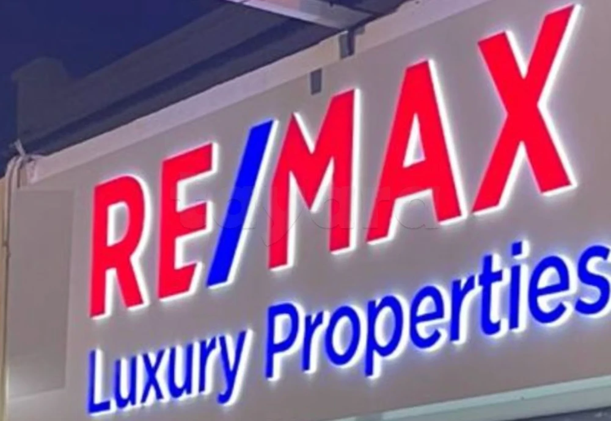 tayara shop cover of Remax Luxury Properties 