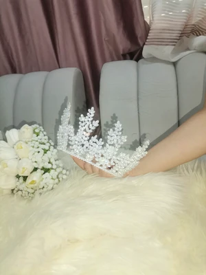 Bouquet des fleurs 🥀  couronne 👑 