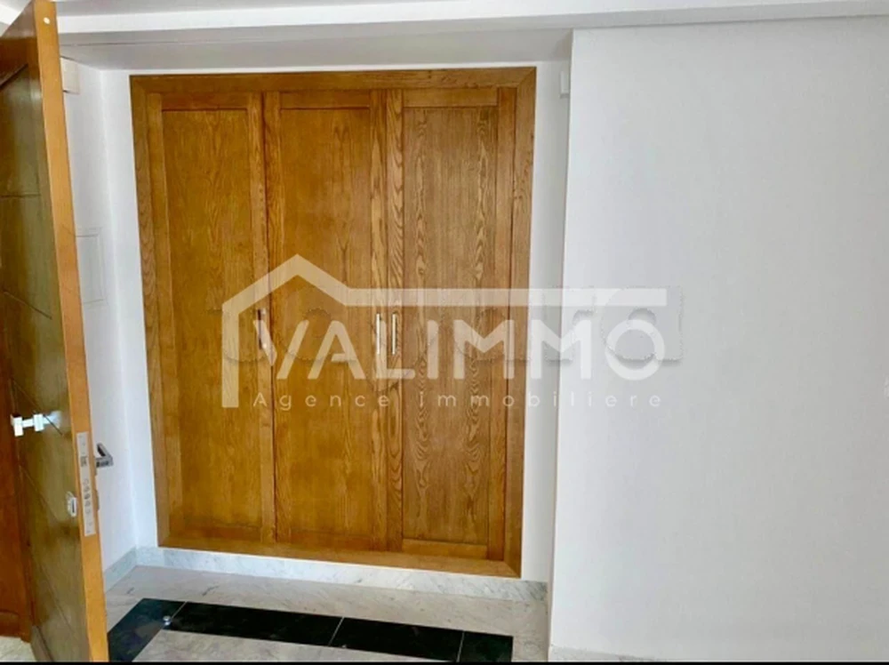 tayara - Selected image backdrop