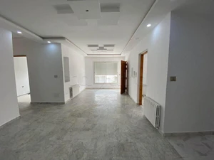 A louer magnifique étage de villa S3 avec entrée indépendante à menzah 7 habitation ou bureautique