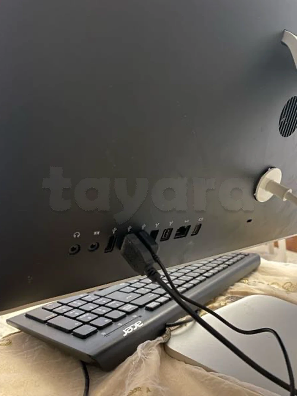 tayara - Selected image backdrop