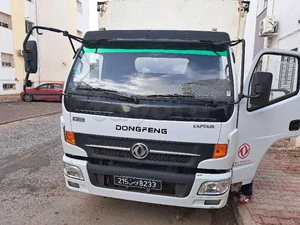 deux camions dongfeng 