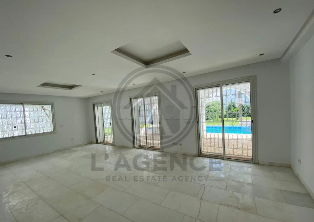 tayara - Selected image backdrop