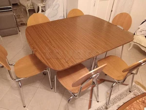 Table de cuisine avec 6 chaises