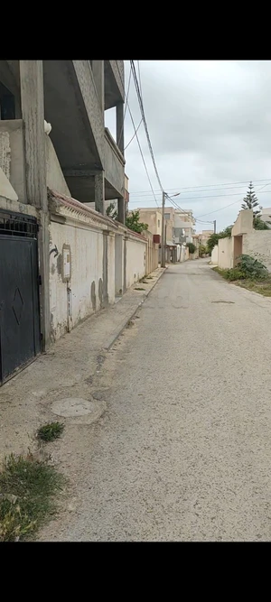 A vendre un lot de terrain 332 m² à Rades Plage | Tayara