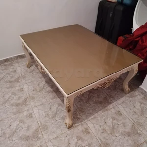 Très belle table basse une affaire à ne pas rater. 118 cm× 90 cm