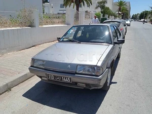 voiture de collection BX Milloussime diesel turbo fermeture centrale vitres électriques sièges pilotes boîte manuelle 5 vitesses voiture très propre et puissante 