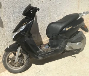 scooter Peugeot kisbee 