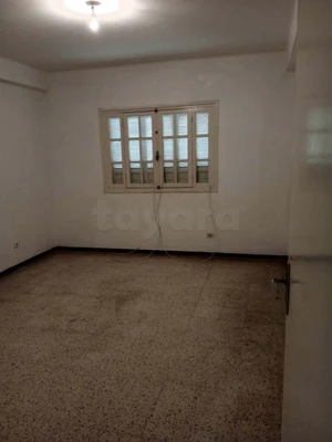 un appartement s+2 au 3éme étage (avec ascenseur) a vendre situé a Manar 2 Prés de MG