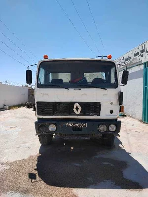  Camion avec répandeuse à bitume Renault GF 260 ️ ⚙️ 260 ch 