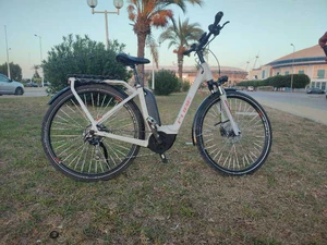 vélo électrique hybride CUBE