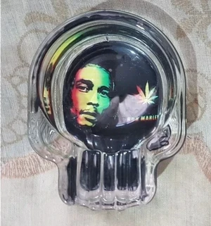 Cendrier en verre tete de mort Bob Marley importation USA