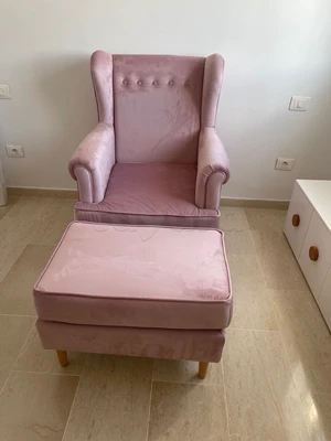 Chaise d’allaitement/fauteuil cosy avec repose pieds