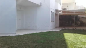 Rez de chaussée d'une villa spacieuse et confortable à Riadh El Andalous