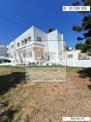 À vendre terrain R+4 avec une ancienne villa 1300m² à Route Tunis km1.5