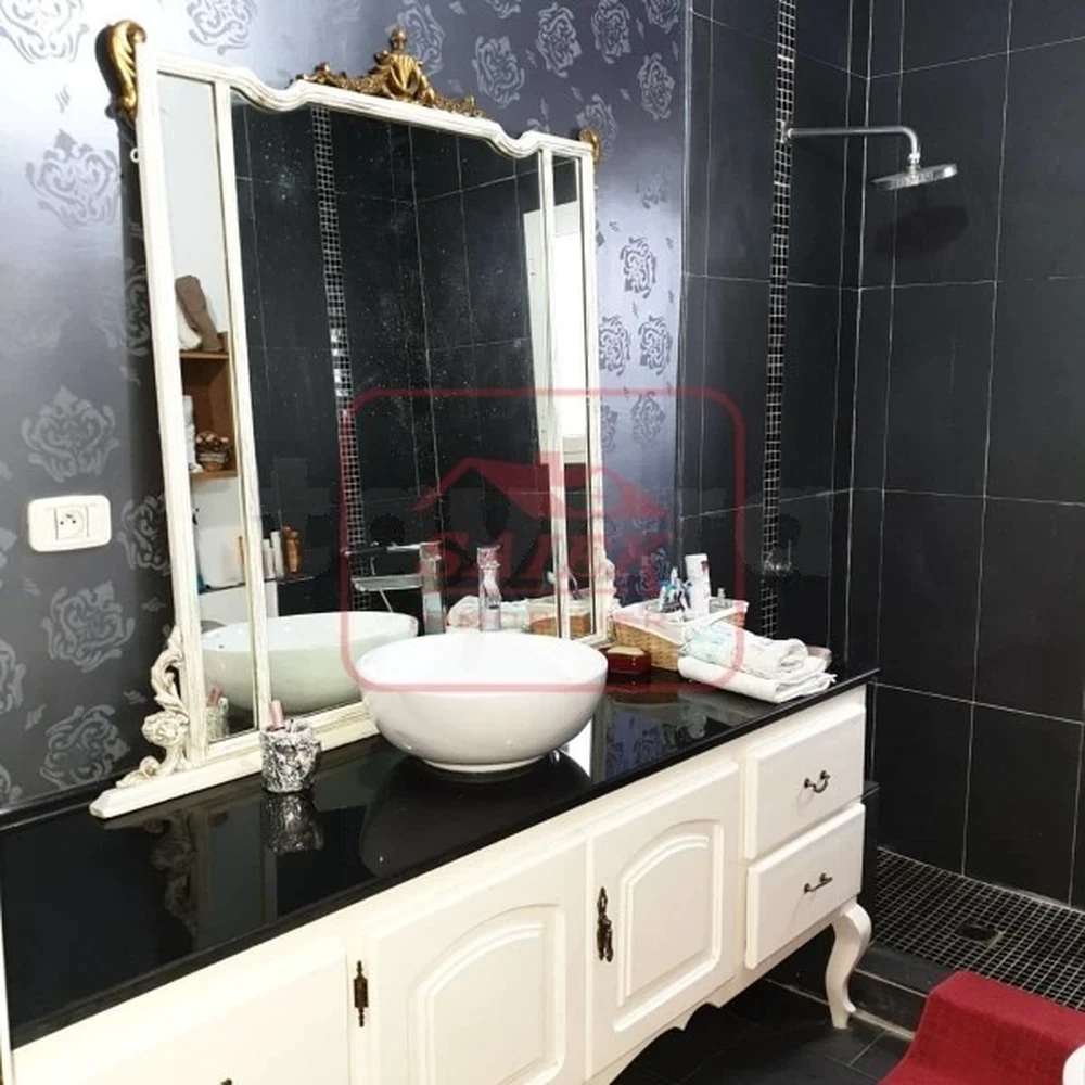 selected image