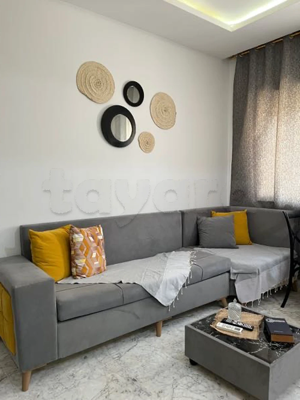 tayara - Selected image backdrop