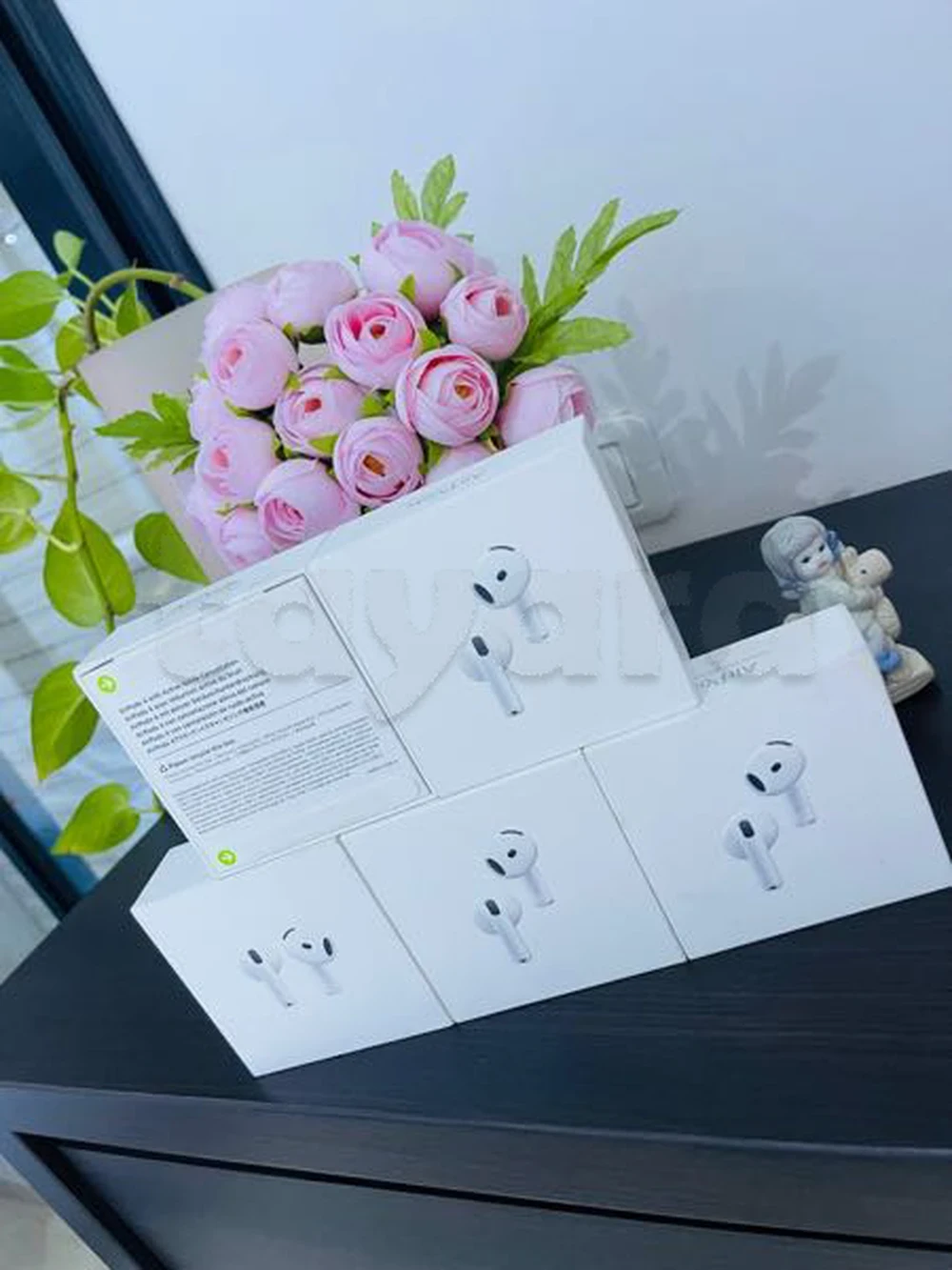 tayara - Selected image backdrop
