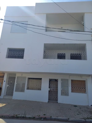 CARTHAGE , TUNISIE , à vendre un charmant petit immeuble 