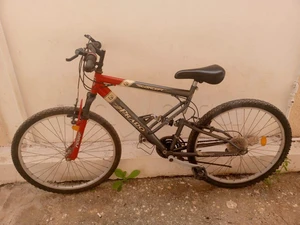 Bicyclette à vendre (prix légèrement négociable)