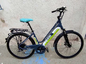 vélo électrique avec chargeur 