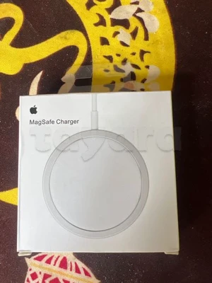 iPhone magSafe charger