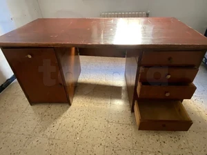 A vendre grand bureau en bois