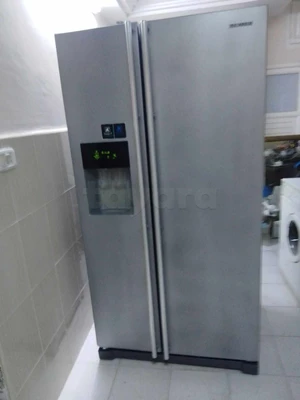 Un réfrigérateur Samsung 
