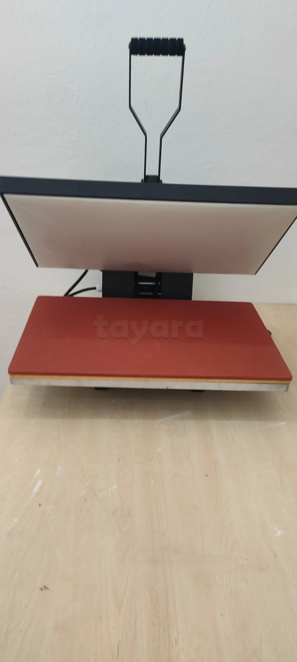 tayara - Selected image backdrop