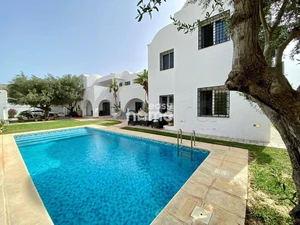 Villa de 400m² avec piscine à Hammamet 