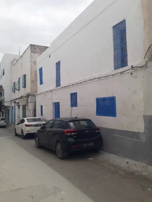 vente immobilier - rue elhajamine Tunis centre ville  
