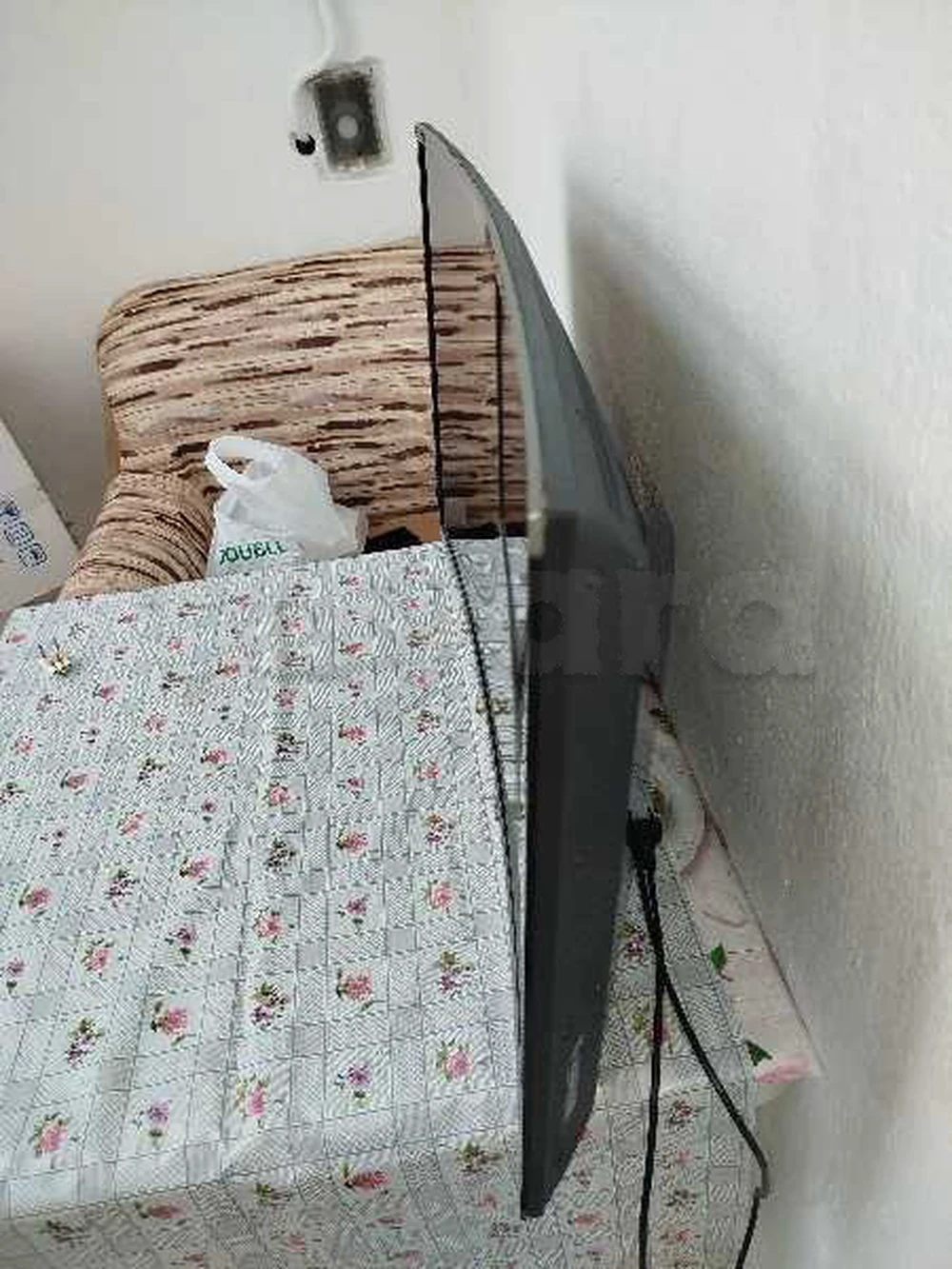 tayara - Selected image backdrop