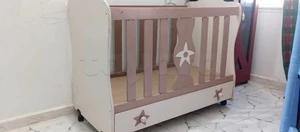 lit bébé en bois avec matelas فرش لوح بالجراية للصغار 
