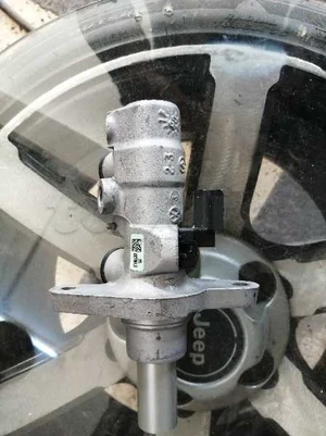 Maître cylindre frein passat b7 