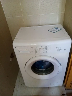 à vendre machine à laver Automatique MontBlanc 5 Kg / Blanc