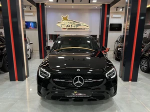 publié par STAR CAR - 𝐌𝐞𝐫𝐜𝐞𝐝𝐞𝐬 𝐁𝐞𝐧𝐳 𝐜𝐥𝐚𝐬𝐬𝐞 𝐆𝐋𝐜 𝟑𝟎𝟎 𝟒 𝐦𝐚𝐭𝐢𝐜 - 
🏁 𝐒𝐓𝐀𝐑 𝐂𝐀𝐑 : 𝐒𝐟𝐚𝐱 𝐫𝐨𝐮𝐭𝐞 𝐥𝐚𝐟𝐫𝐚𝐧 𝐤𝐦 𝟖 
🔥 𝐌𝐞𝐫𝐜𝐞𝐝𝐞𝐬 𝐁𝐞𝐧𝐳 𝐜𝐥𝐚𝐬𝐬𝐞 𝐆𝐋𝐜 𝟑𝟎𝟎 𝟒 𝐦𝐚𝐭𝐢𝐜 🔥
   ☑️ 𝙇𝙚𝙨 𝘾𝙖𝙧𝙖𝙘𝙩𝙚́𝙧𝙞𝙨𝙩𝙞𝙦𝙪𝙚𝙨
▪️ 𝘉𝘰𝘪𝘵𝘦 𝘈𝘶𝘵𝘰𝘮𝘢𝘵𝘪𝘲𝘶𝘦 4*4                                                                                                                                                   
▪️ 𝘐𝘮𝘮𝘢𝘵𝘳𝘪𝘤𝘶𝘭𝘢𝘵𝘪𝘰𝘯 : 𝐓𝐮 235
▪️ 𝘗𝘶𝘪𝘴𝘴𝘢𝘯𝘤𝘦 𝘧𝘪𝘴𝘤𝘢𝘭𝘦 :12𝘊𝘝
▪️ 𝘌𝘯𝘦𝘳𝘨𝘪𝘦 :  essence électrique 2022
▪ 𝘒𝘪𝘭𝘰𝘮𝘦́𝘵𝘳𝘢𝘨𝘦 :16.𝟢𝟢𝟢 𝘒𝘔 
   ☑️ 𝑳𝒆𝒔 𝑶𝒑𝒕𝒊𝒐𝒏𝒔 :
- 𝘔𝘶𝘭𝘵𝘪𝘧𝘰𝘯𝘤𝘵𝘪𝘰𝘯𝘴
- 𝘊𝘢𝘱𝘵𝘦𝘶𝘳 𝘈𝘝/𝘈𝘙
- bouton start 
- 𝘟𝘦́𝘯𝘰𝘯
- Intérieur cuir 
- compteur digital
- pare-brise avec affichage
- coffee arrière électrique 
- 𝘓𝘌𝘋 𝘈𝘝/𝘈𝘙
- 𝘊𝘩𝘢𝘪𝘴𝘦𝘴 mémorisées électriques 
- chaises chauffants 
 - Volant chauffant 
- éclairage d'ambiance 
- 𝘝𝘪𝘵𝘳𝘦𝘴 𝘛𝘦𝘪𝘯𝘵𝘦́𝘦𝘴 
- 𝘊𝘭𝘪𝘮𝘢𝘵𝘳𝘰𝘯𝘪𝘤 AV/AR
- 𝘴𝘺𝘴𝘵𝘦̀𝘮𝘦 𝘥𝘦 𝘯𝘢𝘷𝘪𝘨𝘢𝘵𝘪𝘰𝘯
- Caméra 
- 𝘙𝘦́𝘨𝘶𝘭𝘢𝘵𝘦𝘶𝘳 / 𝘓𝘪𝘮𝘪𝘵𝘦𝘶𝘳 𝘥𝘦 𝘷𝘪𝘵𝘦𝘴𝘴𝘦
- 𝘙𝘦́𝘵𝘳𝘰𝘷𝘪𝘴𝘦𝘶𝘳𝘴  électriques rabattables 
- Park pilote 
- 𝘴𝘺𝘴𝘵𝘦̀𝘮𝘦 𝘴𝘵𝘢𝘳𝘵/𝘴𝘵𝘰𝘱 
𝐎𝐧 𝐚𝐜𝐜𝐞𝐩𝐭𝐞 𝐥'𝐞́𝐜𝐡𝐚𝐧𝐠𝐞 𝐝𝐞𝐬 𝐯𝐨𝐢𝐭𝐮𝐫𝐞𝐬 𝐞𝐧 𝐛𝐨𝐧 𝐞́𝐭𝐚𝐭 𝐬𝐞𝐮𝐥𝐞𝐦𝐞𝐧𝐭 𝐚𝐮 𝐬𝐡𝐨𝐰𝐫𝐨𝐨𝐦 𝐒𝐓𝐀𝐑 𝐂𝐀𝐑 𝐞𝐭 𝐩𝐨𝐮𝐫 𝐩𝐥𝐮𝐬 𝐝’𝐢𝐧𝐟𝐨𝐫𝐦𝐚𝐭𝐢𝐨𝐧 𝐜𝐨𝐧𝐭𝐚𝐜𝐭𝐞𝐳-𝐧𝐨𝐮𝐬: 📞 (+𝟐𝟏𝟔) 𝟓𝟒 𝟓𝟖𝟖 𝟑𝟎𝟑 (+216) 54 339 433 - Voitures