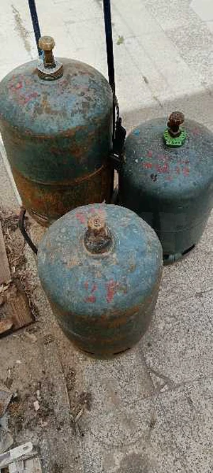 3 bouteilles de GAZ