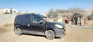 Dacia Dokker série 200 accidenté en épave sans carte grise moteur yi5dem mrigle pour contacter appeler 52 623 400 